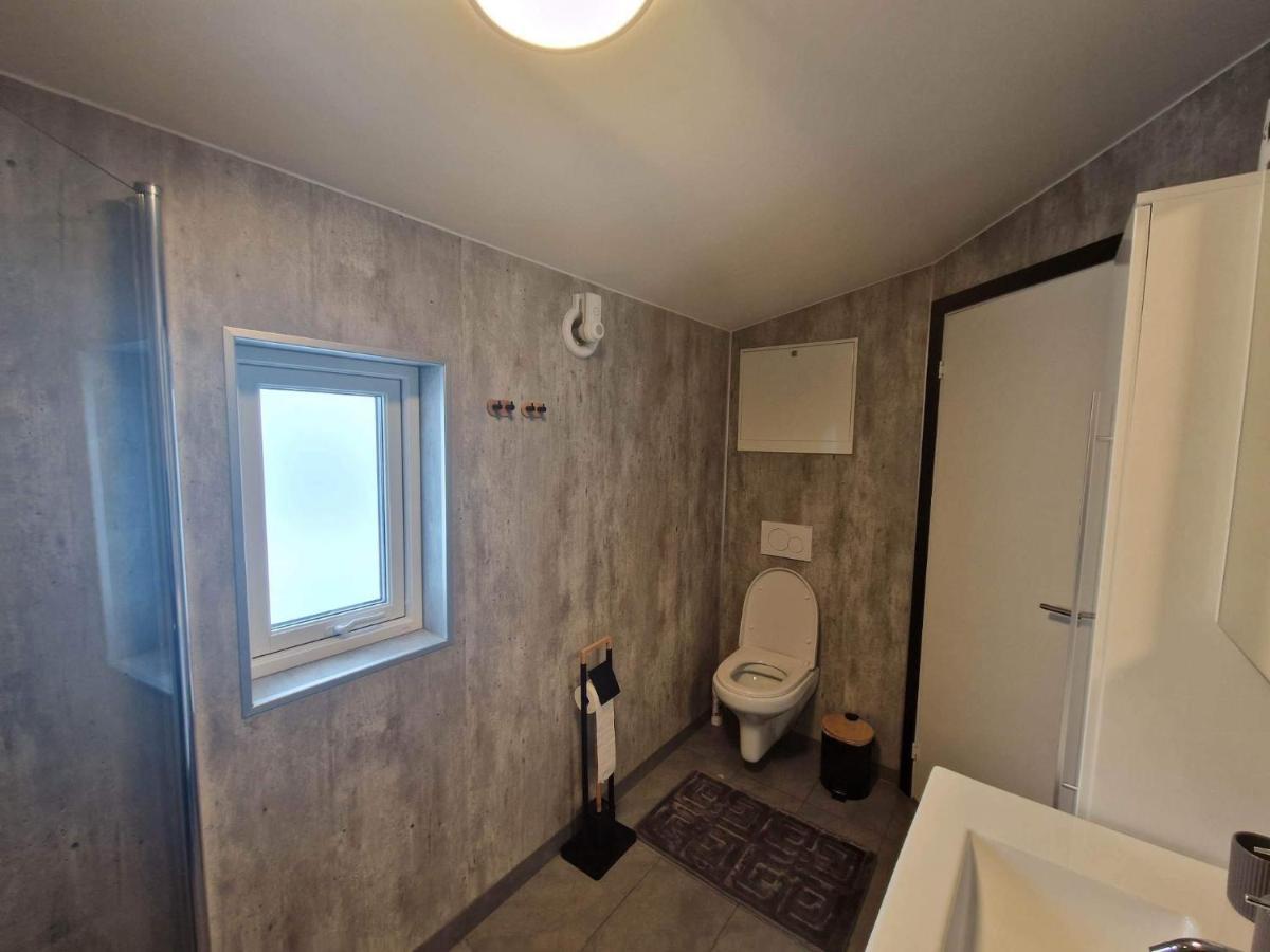 Northern Living 1 Room With Shared Bathroom Tromso Bagian luar foto