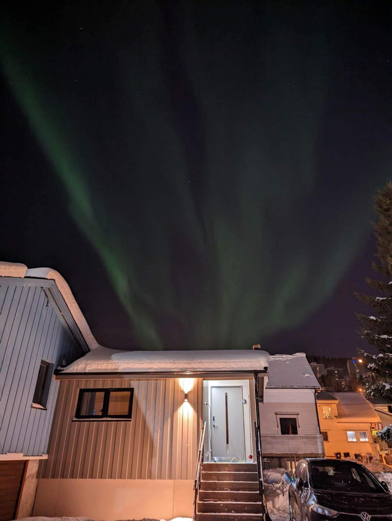 Northern Living 1 Room With Shared Bathroom Tromso Bagian luar foto